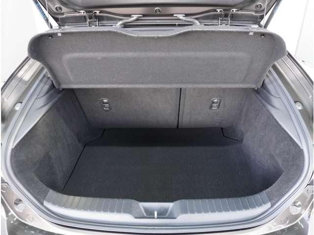 �y���Q�b�W�X�y�[�X�z�L���đ�R�̉ו���ςݍ��߂郉�Q�b�W�X�y�[�X�B���W���[��A�E�g�h�A�ɂ҂�����B