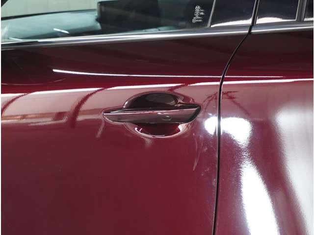 CX-80 3.3 XD Lパッケージ ディーゼルターボ 当社デモカー 黒革シート BOSE アルミホイール パノラマサンルーフ フルセグTV 電動リアゲート レザーシート 禁煙車 全周囲カメラ パワーシート スマートキー アイドリングストップ バックカメラ(17枚目)