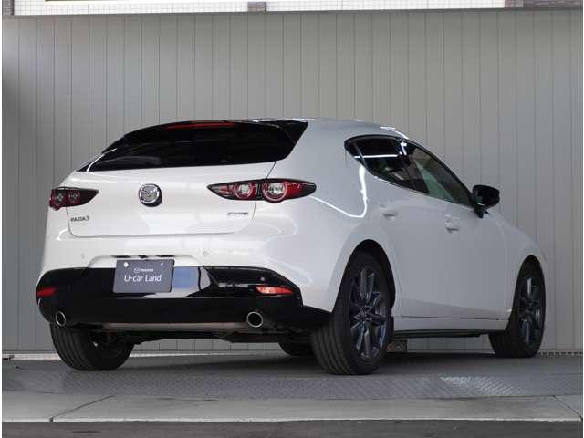 ＭＡＺＤＡ３ファストバック ２．０　２０Ｓ　プロアクティブ　ツーリング　セレクション　３６０°ビュー・モニター　純正ナビ　全周囲モニタ　レーダークルコン　ＬＥＤライト　禁煙　メモリーナビ　オートハイビーム　エアバッグ　ミュージックプレイヤー接続可　ＡＢＳ　キーフリー　ナビＴＶ　シートＨ（5枚目）