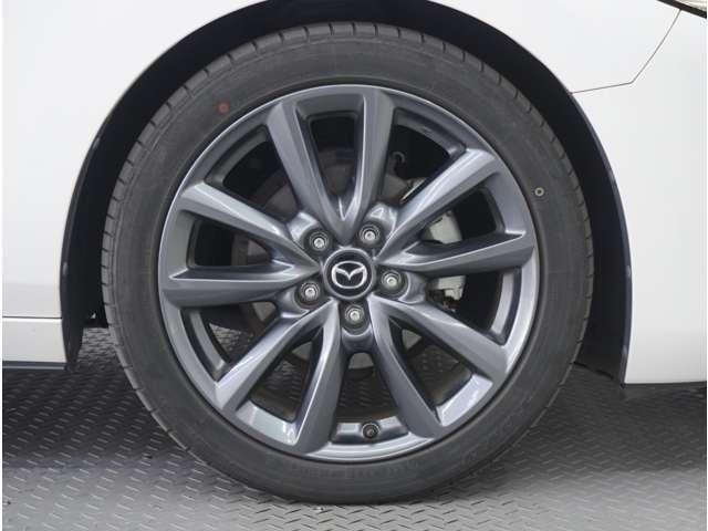 ＭＡＺＤＡ３ファストバック ２．０　２０Ｓ　プロアクティブ　ツーリング　セレクション　３６０°ビュー・モニター　純正ナビ　全周囲モニタ　レーダークルコン　ＬＥＤライト　禁煙　メモリーナビ　オートハイビーム　エアバッグ　ミュージックプレイヤー接続可　ＡＢＳ　キーフリー　ナビＴＶ　シートＨ（11枚目）