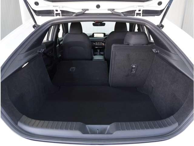 ＭＡＺＤＡ３ファストバック ２．０　２０Ｓ　プロアクティブ　ツーリング　セレクション　３６０°ビュー・モニター　純正ナビ　全周囲モニタ　レーダークルコン　ＬＥＤライト　禁煙　メモリーナビ　オートハイビーム　エアバッグ　ミュージックプレイヤー接続可　ＡＢＳ　キーフリー　ナビＴＶ　シートＨ（29枚目）