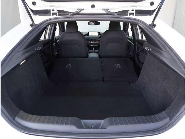 ＭＡＺＤＡ３ファストバック ２．０　２０Ｓ　プロアクティブ　ツーリング　セレクション　３６０°ビュー・モニター　純正ナビ　全周囲モニタ　レーダークルコン　ＬＥＤライト　禁煙　メモリーナビ　オートハイビーム　エアバッグ　ミュージックプレイヤー接続可　ＡＢＳ　キーフリー　ナビＴＶ　シートＨ（30枚目）