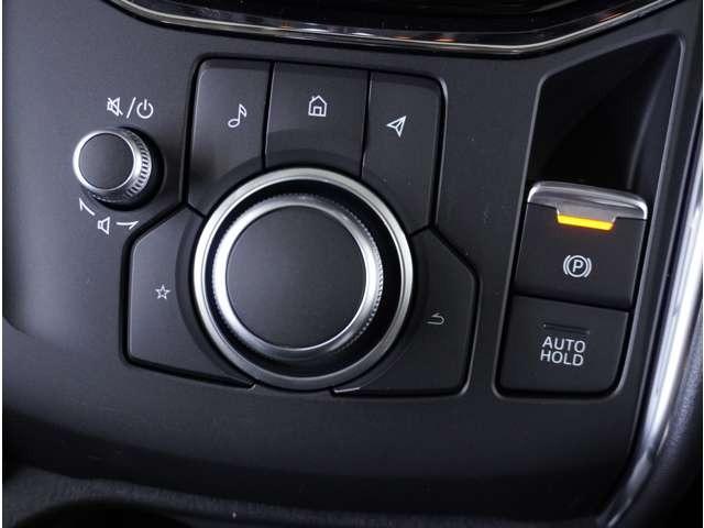 �}�c�_�R�l�N�g���茳�ő��삷��R�}���_�[�R���g���[���̓X�C�b�`�ނ��傫�����삵�₷������Ă��܂��B