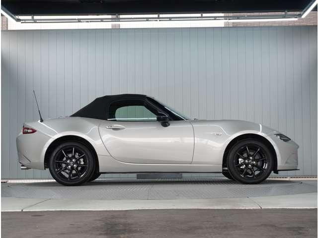 ロードスター １．５　Ｓ　スペシャルパッケージ　６速ＭＴ　バックカメラ　ＥＴＣ　障害物センサー　Ｗエアバック　アドバンスドキー　地デジ　盗難防止装置　パワステ　禁煙　横滑防止装置　運転席エアバッグ　ＴＶ　ＬＥＤランプ　ＤＶＤ再生　ＡＢＳ　キーフリー（9枚目）