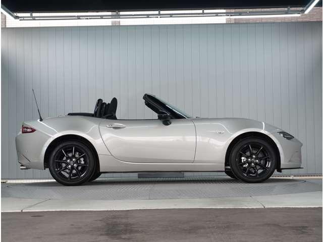 ロードスター １．５　Ｓ　スペシャルパッケージ　６速ＭＴ　バックカメラ　ＥＴＣ　障害物センサー　Ｗエアバック　アドバンスドキー　地デジ　盗難防止装置　パワステ　禁煙　横滑防止装置　運転席エアバッグ　ＴＶ　ＬＥＤランプ　ＤＶＤ再生　ＡＢＳ　キーフリー（10枚目）