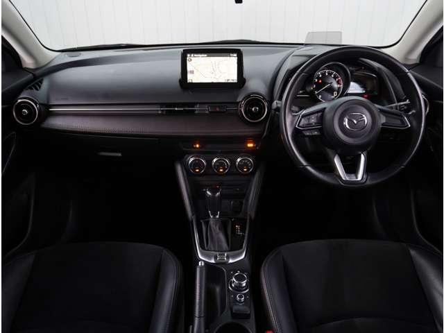 デミオ １．３　１３Ｓ　ツーリング　Ｌパッケージ　３６０°ビュー・モニター　純正ナビ　ナビ＆ＴＶ　キーレス　ＬＥＤヘット　アルミホイール　ＡＵＸ　禁煙　バックカメラ　ＤＶＤ再生　Ａストップ　スマートキー　フルオートエアコン　シートヒーター　地デジＴＶ（6枚目）