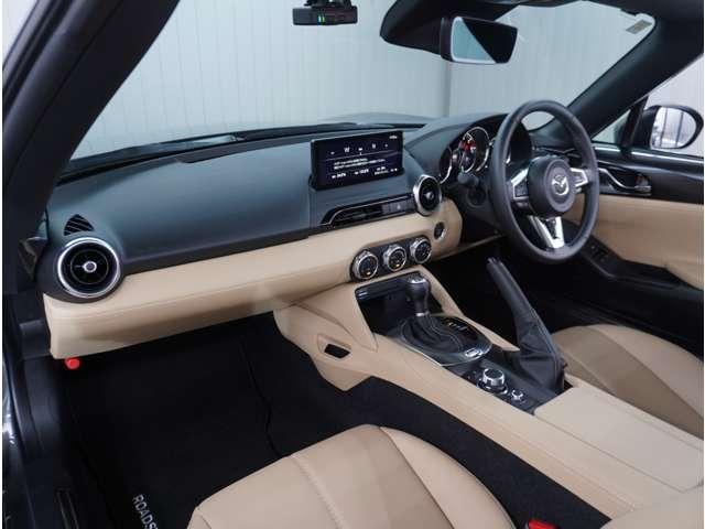 �y�C���p�l����z���E���悭�^�]���₷���݌v�ƂȂ��Ă���܂��B�C���p�l�������������Ɛ������ꂽ�f�U�C���ō����������Ă��܂��B���X�̃h���C�u��O�������܂���B