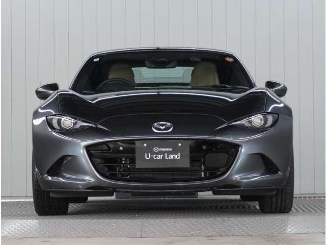 �y�t�����g�t�F�C�X�z�������܂��ꂽ�V���[�v�ȃf�U�C���B���{�l���×����玝���Ă���u�����Z�̔��w�v��������Ă���܂��B