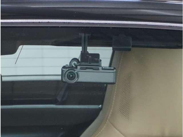 �y�h���C�u���R�[�_�[�z���S�E���S�ȃJ�[���C�t�ɕK�{�̃h���C�u���R�[�_�[�𑕔��B���s���͂������A������^�]�⎖�̂ɑ��������ۂ̏󋵂��f���ŋL�^���A����̃��X�N�ɔ����܂��B