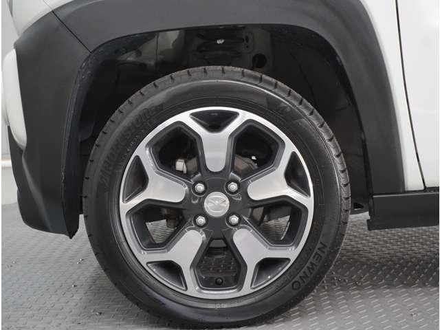 �y�����A���~�z�C�[���z�O�ςɃ}�b�`���������A���~�z�C�[���𑕒����Ă���܂��B�X�^�b�h���X�^�C�����戵�����Ă���܂��B���񂲑��k���������B