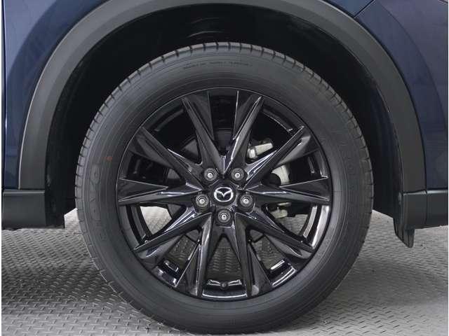 �y�����A���~�z�C�[���z�O�ςɃ}�b�`���������A���~�z�C�[���𑕒����Ă���܂��B�X�^�b�h���X�^�C�����戵�����Ă���܂��B���񂲑��k���������B