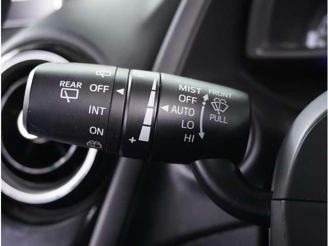 �y���C���Z���T�[���C�p�[�z�𑕔����Ă��܂��B�J�ʂɉ����ă��C�p�[�̓���������ōs���܂��B