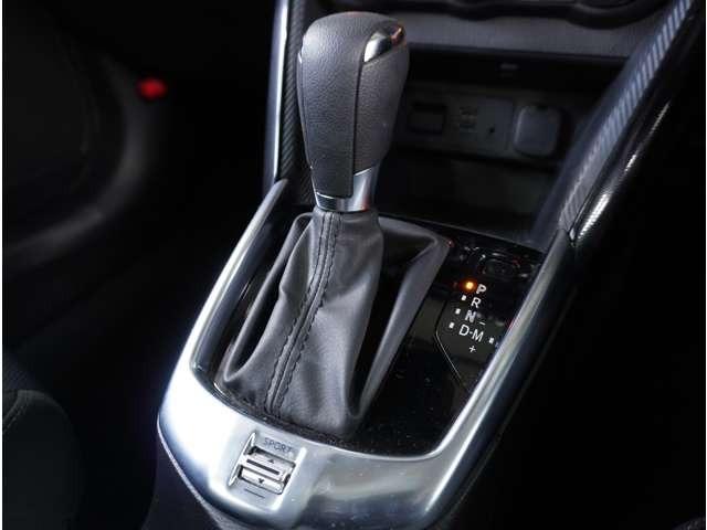 �y�V�t�g���o�[�z�V�t�g���ƂĂ����삵�₷���f�U�C���ɂȂ��Ă���܂��B�^�]����l�̎�����ɍl�������쐫�̍����d�l�ł��B