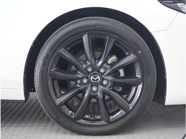 �y�����A���~�z�C�[���z�O�ςɃ}�b�`���������A���~�z�C�[���𑕒����Ă���܂��B�X�^�b�h���X�^�C�����戵�����Ă���܂��B���񂲑��k���������B