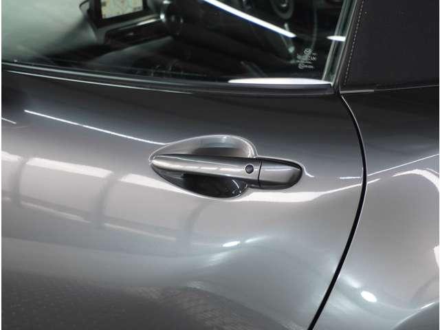 �y�X�}�[�g�L�[�z�h�A�̎{�����{�^�������������B���͖������Ȃ��l�Ƀ|�P�b�g�ɓ��ꂽ�܂܁B