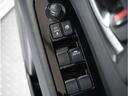 【パワーウインドウ】当然パワーウインドウが付いております。窓の開閉はボタン一つで楽々、必須装備ですね。