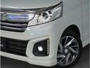 【LEDヘッドライト】悪天候や夜間走行時も良好な視界を確保し安心して運転できる高輝度LEDヘッドライトを装備。明るい上に点灯速度が早く消費電力も抑えられています。