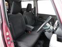 【清潔感のある運転席&助手席】隅々までクリーニングの行き届いた運転席&助手席。目立ったシミや汚れ等もございません。快適なドライブをどうぞ。