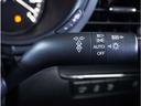 【オートライト】周囲の明るさに応じて自動でヘッドライトの点灯・消灯ができる機能です。ライトの付け忘れ・消し忘れなどが無くなり、雨の日や夕方の走行も安心。トンネル通過時も便利ですね。