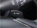 【パドルシフト】ハンドルから手を離さずに素早くシフトアップ＆ダウンができるので、エンジンブレーキを使う下り坂や高速道路の合流で加速したい場面で役立ちます。