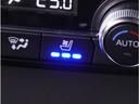 【シートベンチレーション】シートに取り付けられたファンでシート表面の空気を吸い込み、シートの表面を換気してくれます。夏の暑い日でも快適なドライブをお楽しみいただけます。