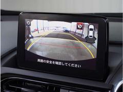 【バックカメラ】駐車が苦手な方でも安心してお乗りいただけます。リバース連動で画面が切り替わるのでとっても便利です。今や後方確認の必須アイテムですよね。 6