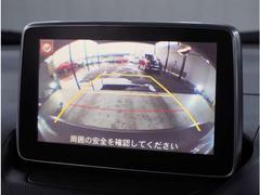 【バックカメラ】駐車が苦手な方でも安心してお乗りいただけます。リバース連動で画面が切り替わるのでとっても便利です。今や後方確認の必須アイテムですよね。 5