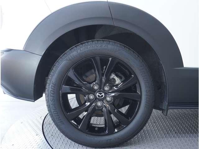 ＣＸ－３０ ２．０　２０Ｓ　ブラックトーンエディション　３６０°ビュー・モニター　ドラレコ　ＥＴＣ　全方位　衝突被害軽減　クルコン　Ｂカメラ　ＬＥＤヘッド　ＤＶＤ　フルセグテレビ　ＴＶ　コーナーセンサー　運転席パワーシート　スマートキー　電動リアゲート（11枚目）