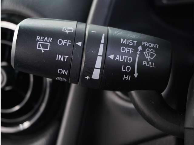 �y���C���Z���T�[���C�p�[�z�𑕔����Ă��܂��B�J�ʂɉ����ă��C�p�[�̓���������ōs���܂��B