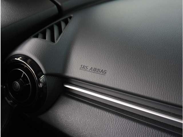 �y����ȃG�A�o�b�O�z����ȃG�A�o�b�O�̓C���X�g�������g�p�l���Ɋi�[����Ă��܂��B����Ȃɓ���҂����Ȃ��Ă��^�]�ȃG�A�o�b�O�Ɠ����ɖc��݂܂��B