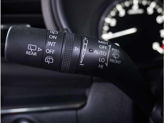 �y���C���Z���T�[���C�p�[�z�𑕔����Ă��܂��B�J�ʂɉ����ă��C�p�[�̓���������ōs���܂��B