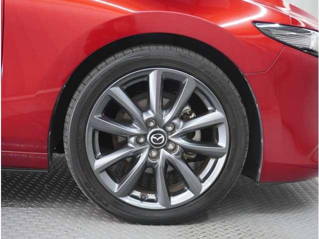 �y�����A���~�z�C�[���z�O�ςɃ}�b�`���������A���~�z�C�[���𑕒����Ă���܂��B�X�^�b�h���X�^�C�����戵�����Ă���܂��B���񂲑��k���������B