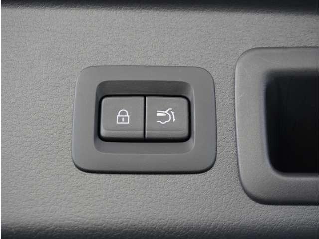 ＣＸ－３０ １．８　ＸＤ　レトロ　スポーツ　エディション　ディーゼルター　ＢＯＳＥ　３６０°ビュー・モニター　ナビ　フルセグ　ＬＥＤヘッドランプ　電動シート　禁煙　シートヒーター　アイドリングストップ　クリアランスソナー　バックカメラ　イモビライザー　メモリーナビ（30枚目）