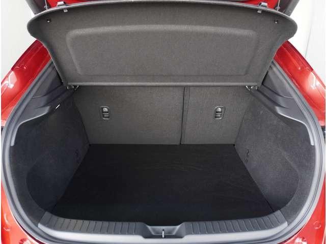 ＣＸ－３０ １．８　ＸＤ　レトロ　スポーツ　エディション　ディーゼルター　ＢＯＳＥ　３６０°ビュー・モニター　ナビ　フルセグ　ＬＥＤヘッドランプ　電動シート　禁煙　シートヒーター　アイドリングストップ　クリアランスソナー　バックカメラ　イモビライザー　メモリーナビ（31枚目）