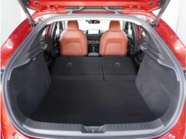 ＣＸ－３０ １．８　ＸＤ　レトロ　スポーツ　エディション　ディーゼルター　ＢＯＳＥ　３６０°ビュー・モニター　ナビ　フルセグ　ＬＥＤヘッドランプ　電動シート　禁煙　シートヒーター　アイドリングストップ　クリアランスソナー　バックカメラ　イモビライザー　メモリーナビ（33枚目）