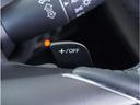 【パドルシフト】ハンドルから手を離さずに素早くシフトアップ&ダウンができるので、エンジンブレーキを使う下り坂や高速道路の合流で加速したい場面で役立ちます。