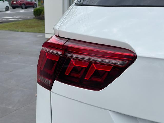 ティグアン ＴＳＩ　Ｒライン　認定中古車・電動パノラマサンルーフ・Ｈａｒｍａｎ　ｋａｒｄｏｎオーディオ・レザーシート・電動シート・ＤＣＣ・マトリックスＬＥＤヘッドライト・ＡＣＣ・２０インチアルミ・デジタルメーター・ワンオーナー（21枚目）