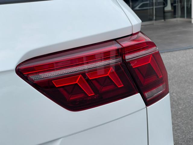 ティグアン ＴＳＩ　Ｒライン　認定中古車・電動パノラマサンルーフ・Ｈａｒｍａｎ　ｋａｒｄｏｎオーディオ・レザーシート・電動シート・ＤＣＣ・マトリックスＬＥＤヘッドライト・ＡＣＣ・２０インチアルミ・デジタルメーター・ワンオーナー（22枚目）