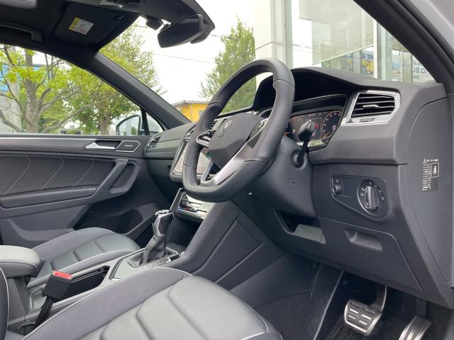 ティグアン ＴＳＩ　Ｒライン　認定中古車・電動パノラマサンルーフ・Ｈａｒｍａｎ　ｋａｒｄｏｎオーディオ・レザーシート・電動シート・ＤＣＣ・マトリックスＬＥＤヘッドライト・ＡＣＣ・２０インチアルミ・デジタルメーター・ワンオーナー（28枚目）