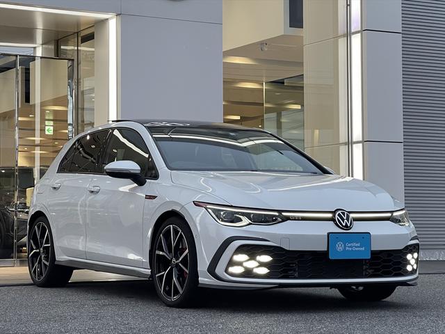 ゴルフGTI ベースグレード 認定中古車保証・サンルーフ・harman kardonオーディオ・レザーシート・シートベンチレーター・DCC・19インチアルミ・IQライト・トラベルアシスト・純正ナビゲーション・ETC・禁煙車(3枚目)