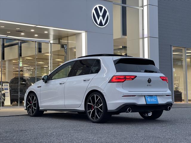 ゴルフGTI ベースグレード 認定中古車保証・サンルーフ・harman kardonオーディオ・レザーシート・シートベンチレーター・DCC・19インチアルミ・IQライト・トラベルアシスト・純正ナビゲーション・ETC・禁煙車(7枚目)