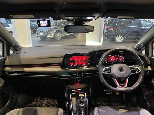 ゴルフGTI ベースグレード 認定中古車保証・サンルーフ・harman kardonオーディオ・レザーシート・シートベンチレーター・DCC・19インチアルミ・IQライト・トラベルアシスト・純正ナビゲーション・ETC・禁煙車(11枚目)