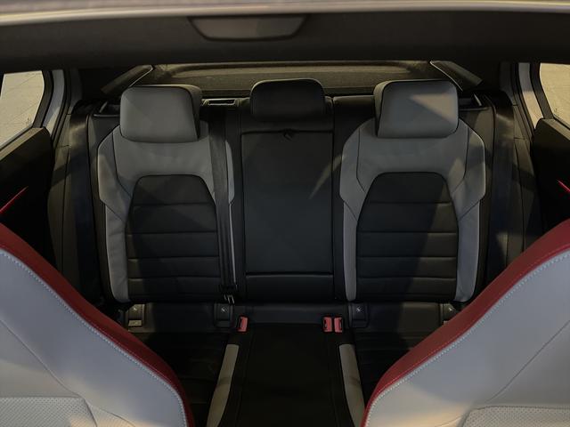 ゴルフGTI ベースグレード 認定中古車保証・サンルーフ・harman kardonオーディオ・レザーシート・シートベンチレーター・DCC・19インチアルミ・IQライト・トラベルアシスト・純正ナビゲーション・ETC・禁煙車(13枚目)