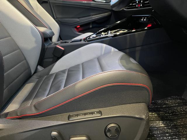 ゴルフGTI ベースグレード 認定中古車保証・サンルーフ・harman kardonオーディオ・レザーシート・シートベンチレーター・DCC・19インチアルミ・IQライト・トラベルアシスト・純正ナビゲーション・ETC・禁煙車(16枚目)