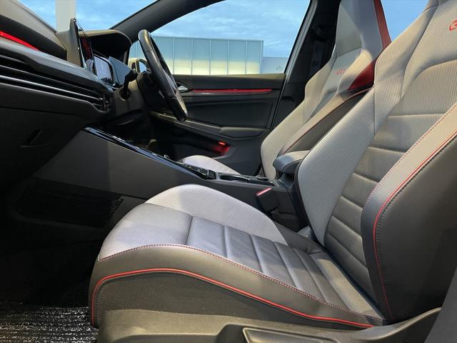 ゴルフGTI ベースグレード 認定中古車保証・サンルーフ・harman kardonオーディオ・レザーシート・シートベンチレーター・DCC・19インチアルミ・IQライト・トラベルアシスト・純正ナビゲーション・ETC・禁煙車(20枚目)