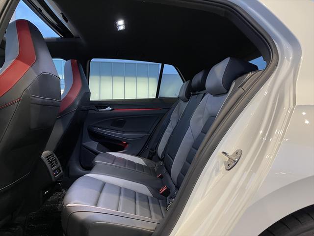 ゴルフGTI ベースグレード 認定中古車保証・サンルーフ・harman kardonオーディオ・レザーシート・シートベンチレーター・DCC・19インチアルミ・IQライト・トラベルアシスト・純正ナビゲーション・ETC・禁煙車(25枚目)