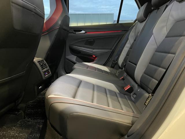 ゴルフGTI ベースグレード 認定中古車保証・サンルーフ・harman kardonオーディオ・レザーシート・シートベンチレーター・DCC・19インチアルミ・IQライト・トラベルアシスト・純正ナビゲーション・ETC・禁煙車(27枚目)