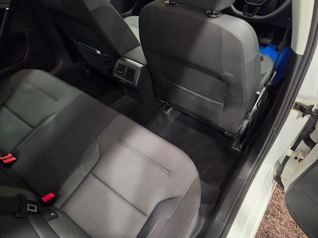 ゴルフ ＴＳＩコンフォートライン　テックエディション　デジタルコックピット　ＡＣＣ　レーンアシスト　　カープレイ　ＣＤ　ＤＶＤ　　バックカメラ　電動パーキングブレーキ　オートホールド　衝突軽減ブレーキシステム　ＬＥＤヘッドライト　禁煙車　点検記録簿（22枚目）