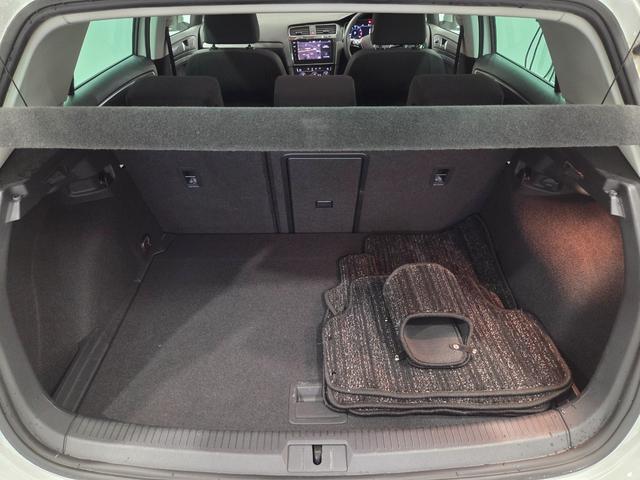 ゴルフ ＴＳＩコンフォートライン　テックエディション　デジタルコックピット　ＡＣＣ　レーンアシスト　　カープレイ　ＣＤ　ＤＶＤ　　バックカメラ　電動パーキングブレーキ　オートホールド　衝突軽減ブレーキシステム　ＬＥＤヘッドライト　禁煙車　点検記録簿（36枚目）