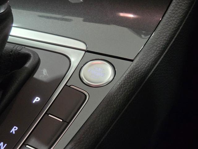 ゴルフ ＴＳＩコンフォートライン　テックエディション　デジタルコックピット　ＡＣＣ　レーンアシスト　　カープレイ　ＣＤ　ＤＶＤ　　バックカメラ　電動パーキングブレーキ　オートホールド　衝突軽減ブレーキシステム　ＬＥＤヘッドライト　禁煙車　点検記録簿（40枚目）